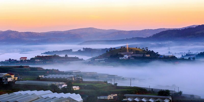 Buổi sáng sương mờ ở Đà Lạt