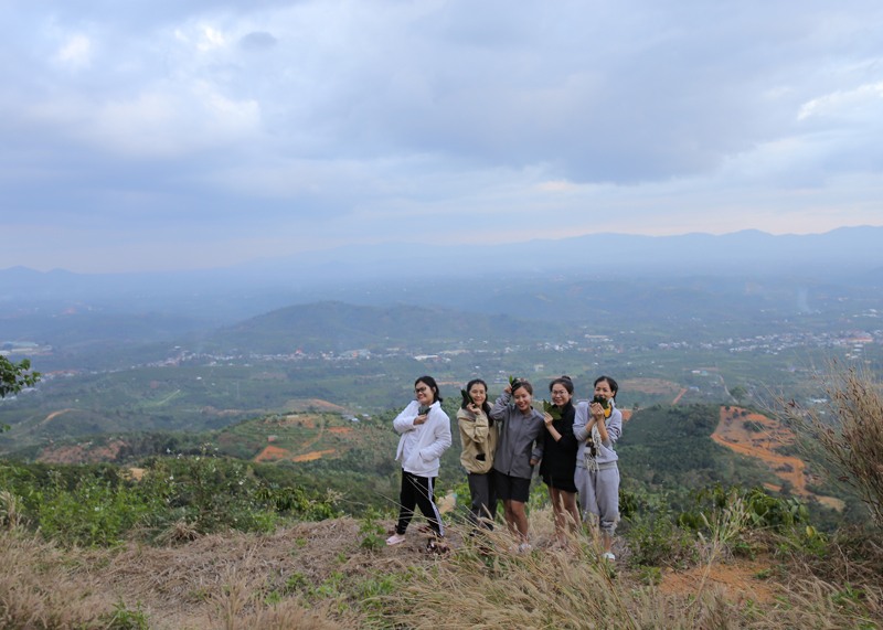 Người xem lại lộ trình trekking