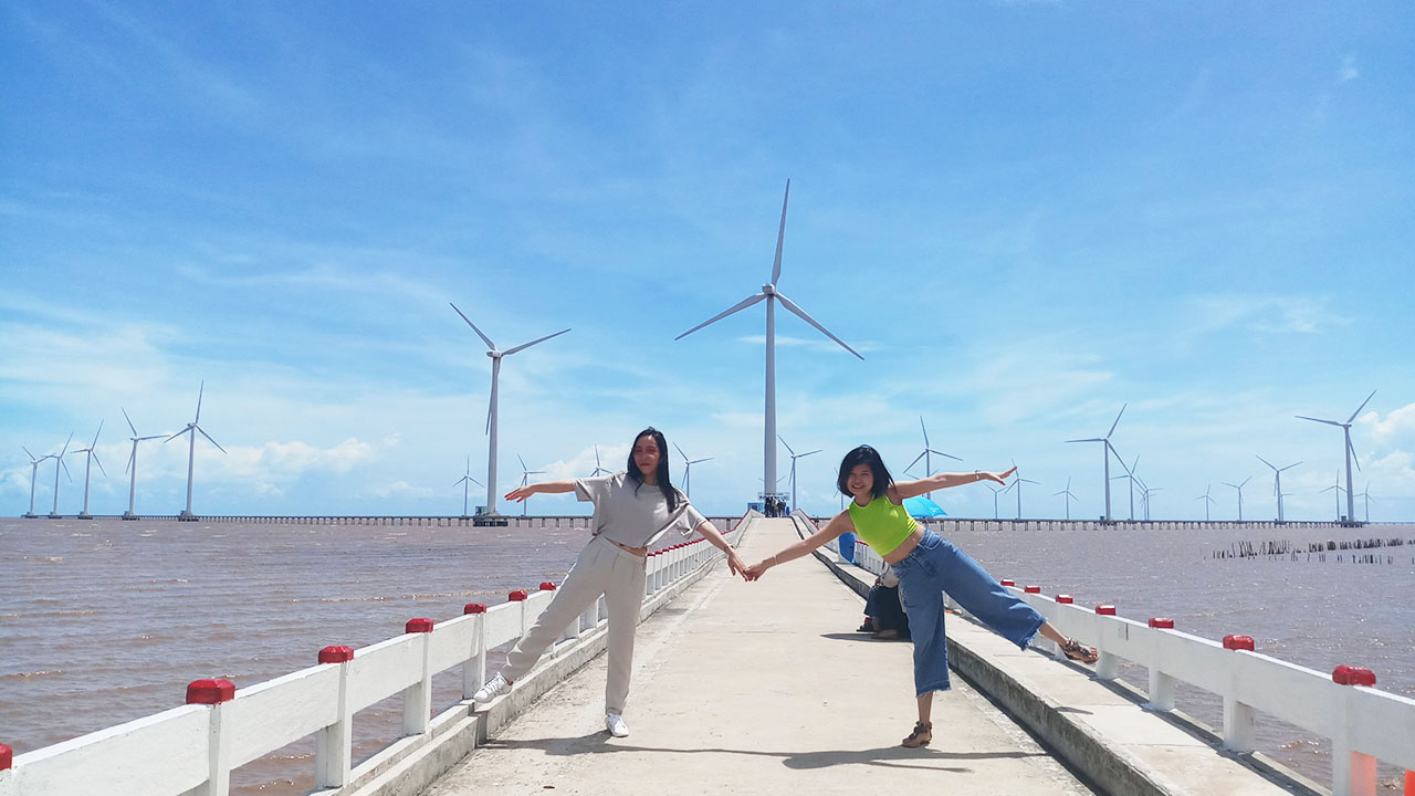 Cánh đồng quạt gió Bạc Liêu