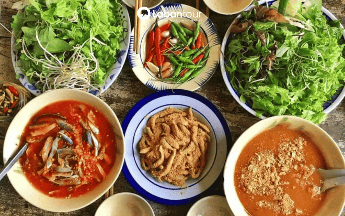Gỏi cá Nam Ô là món ngon trứ danh ở Liên Chiểu