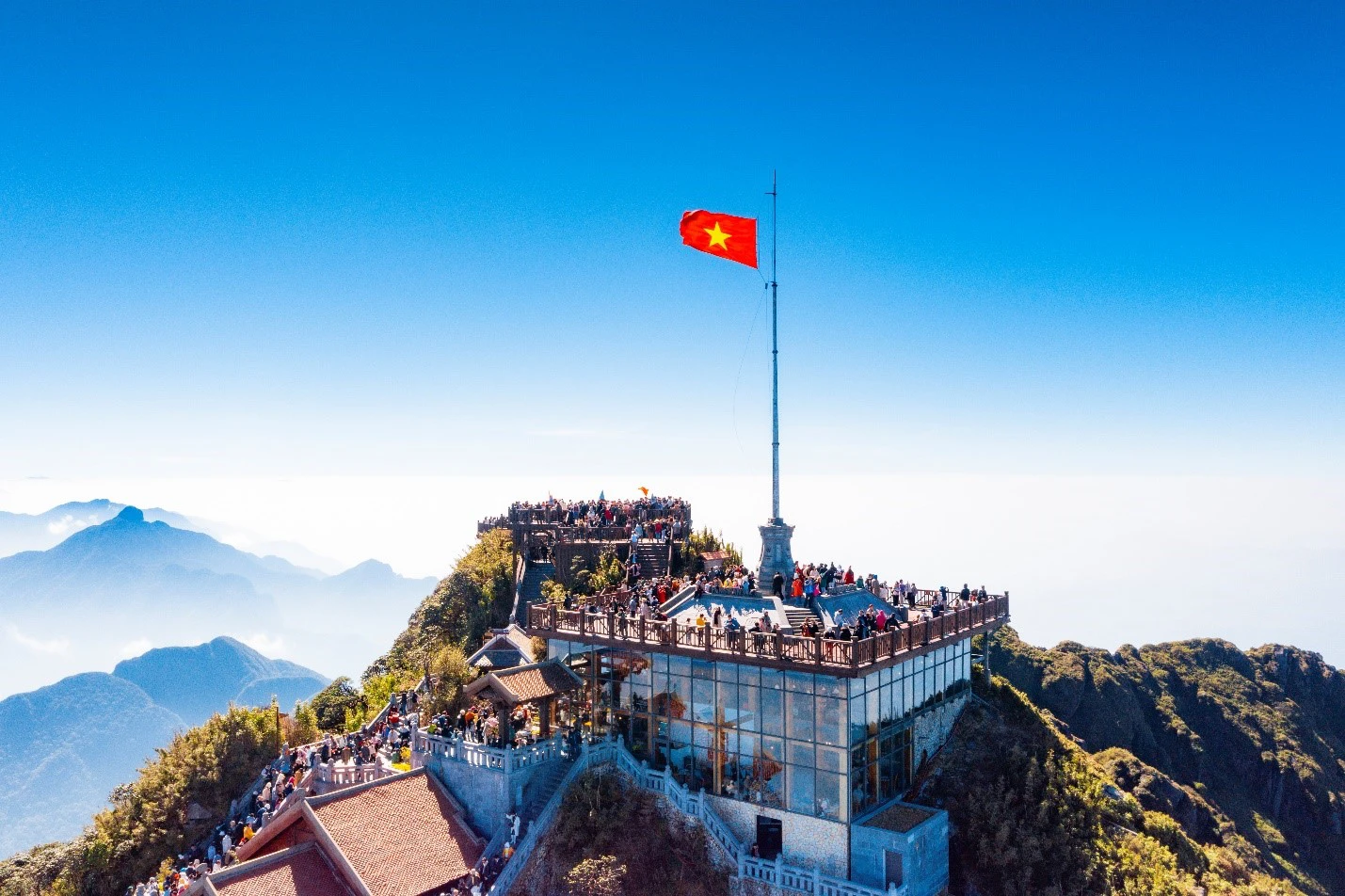 Sa Pa mùa hè xanh mát, phù hợp cho gia đình tránh nóng
