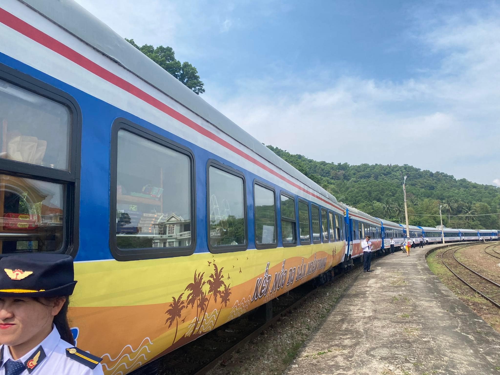 Tàu du lịch Huế Đà Nẵng Kết nối di sản miền Trung