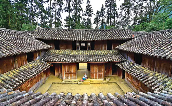 Góc nhìn từ trên cao xuống dinh thự Vua Mèo