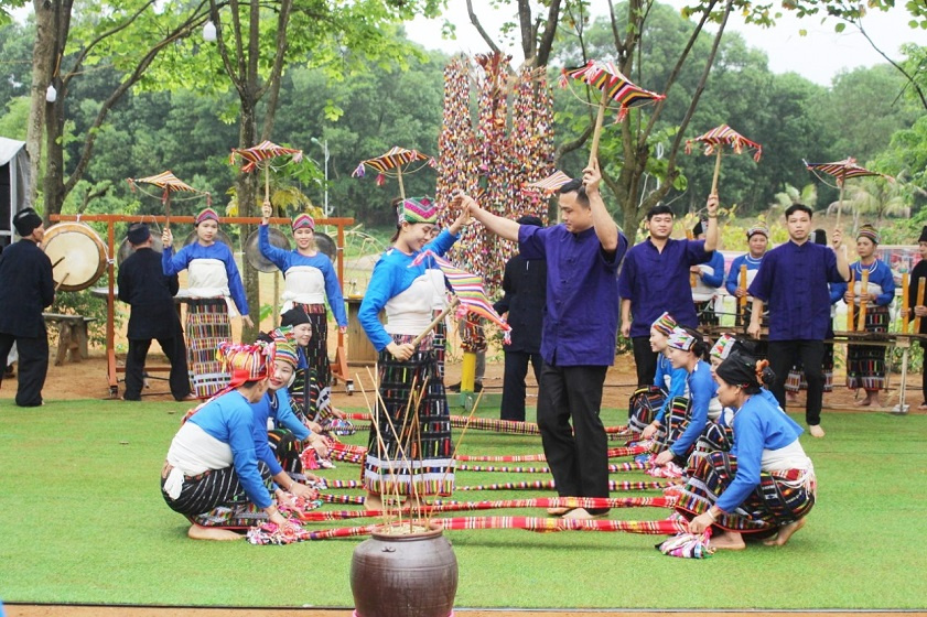 Làng Văn hóa du lịch các dân tộc Việt Nam tái hiện văn hóa 54 dân tộc