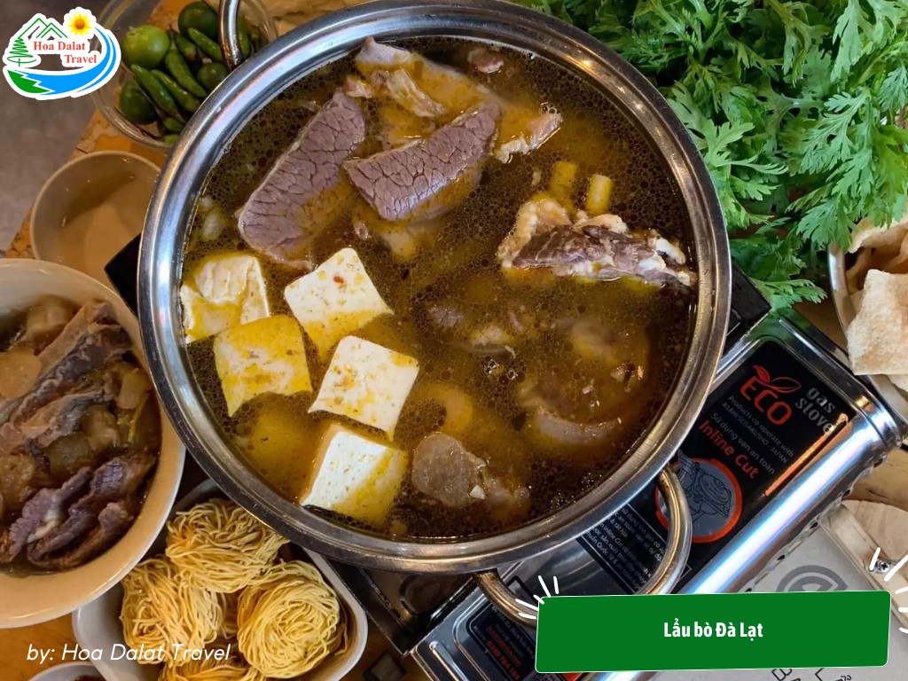 Nồi lẩu bò và rau tại Đà Lạt với nhiều loại thịt tươi ngon