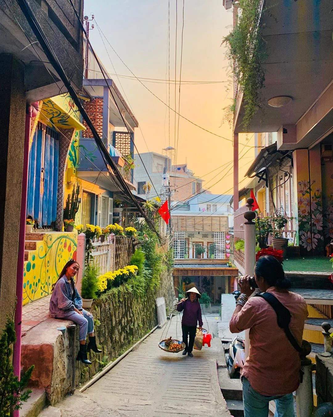 Phố bích họa Dốc Nhà Làng