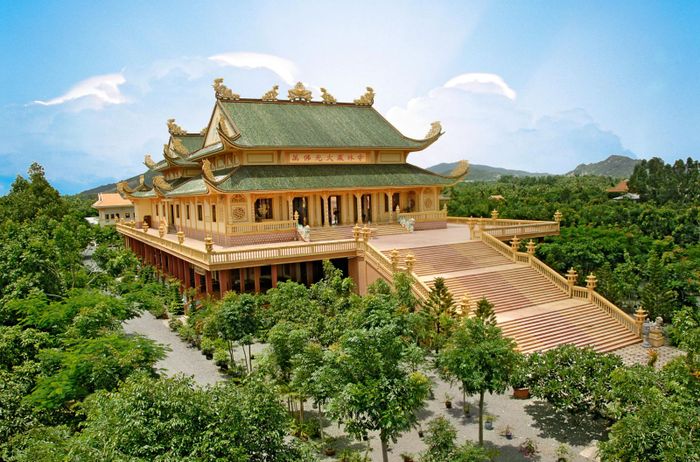 View biển ven đường Vũng Tàu