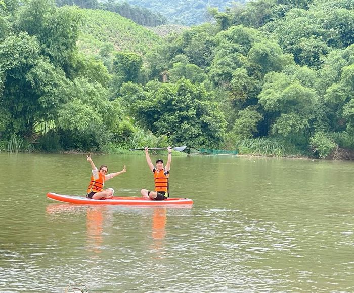 Buổi tối bên bờ sông Bôi với ánh lửa trại
