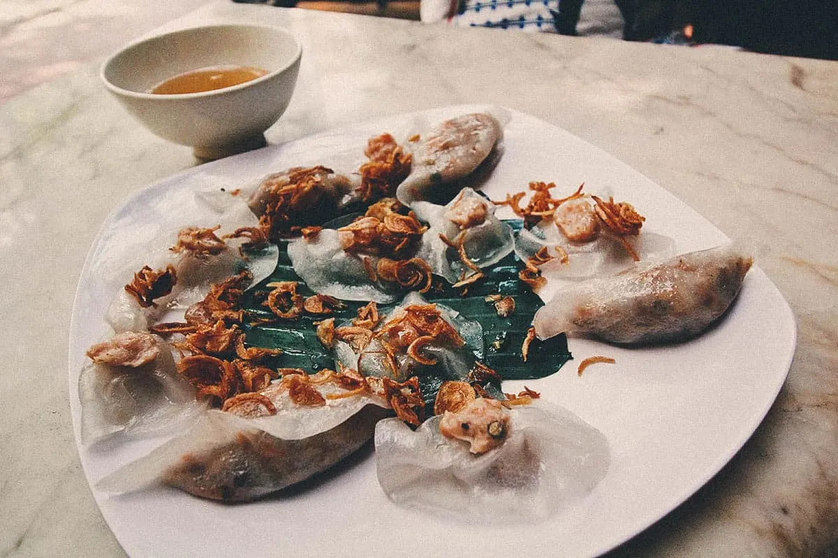Bánh hoa hồng trắng đặc sản độc đáo của phố cổ Hội An