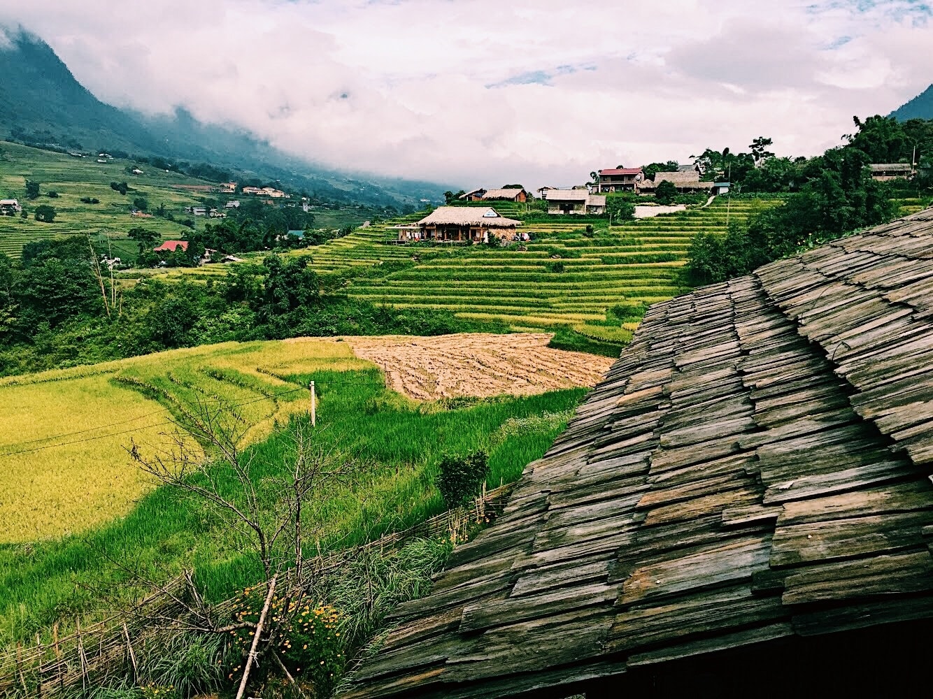 Khung cảnh núi non và bản làng vùng Tả Van, Mường Hoa