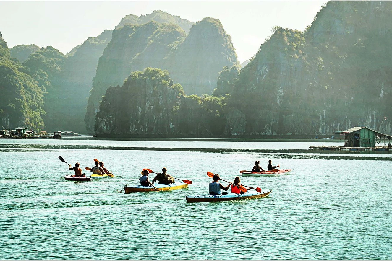 Tam Đảo mờ sương, không khí mát mẻ thích hợp cho chuyến đi gia đình ngắn ngày