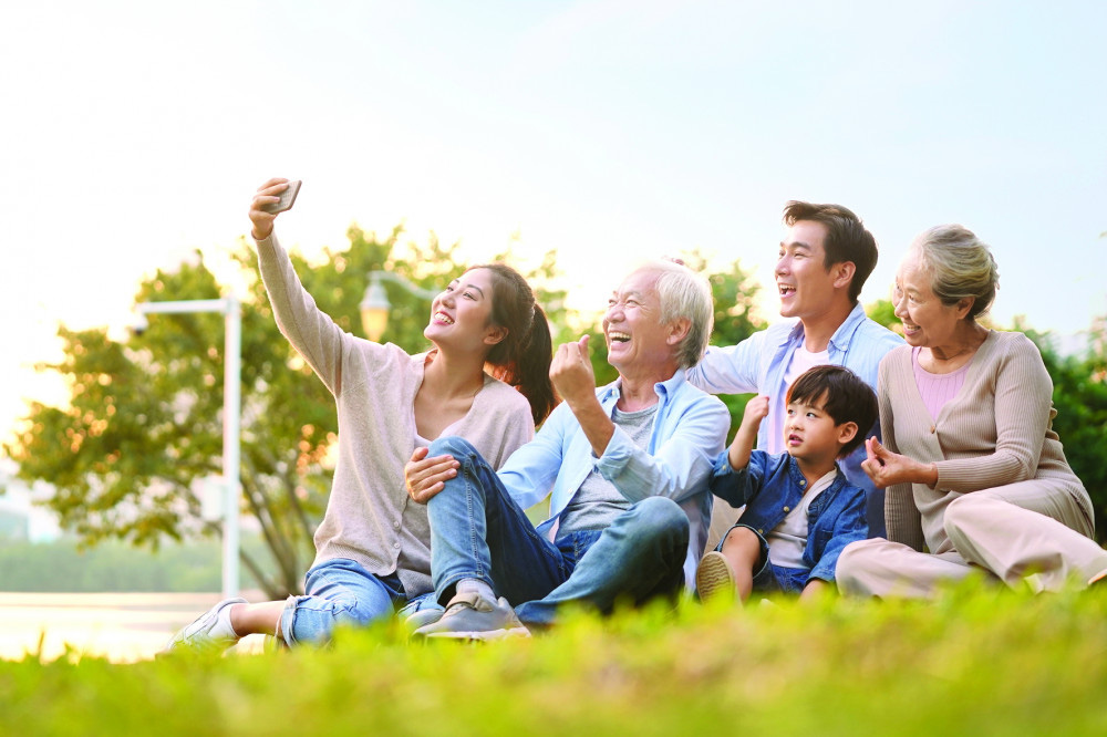 Gia đình vui chơi giữa thiên nhiên