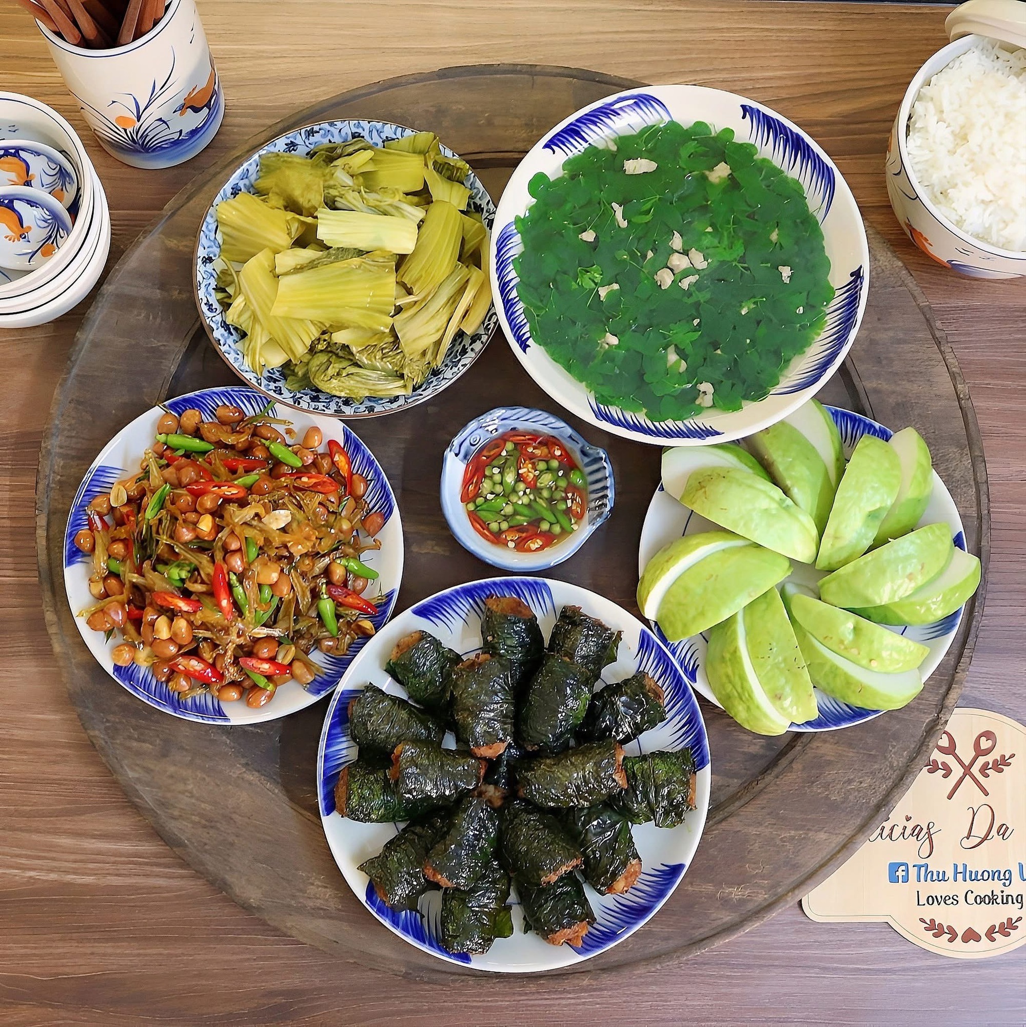 Mâm cơm truyền thống miền Bắc đậm vị