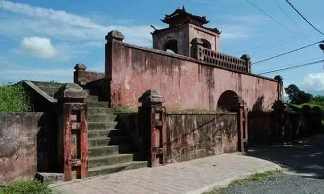 Thành cổ Châu Sa mang đậm dấu tích của vương quốc Chăm Pa cổ đại từ thế kỷ IX – X