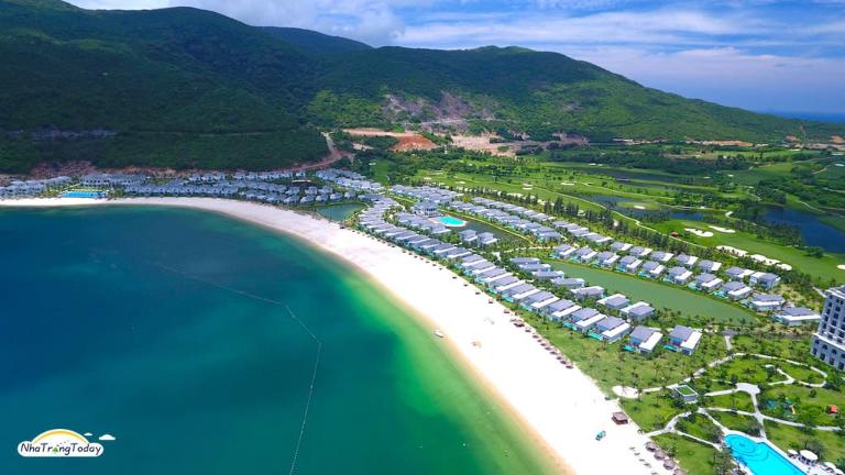 Toàn cảnh biển Nha Trang