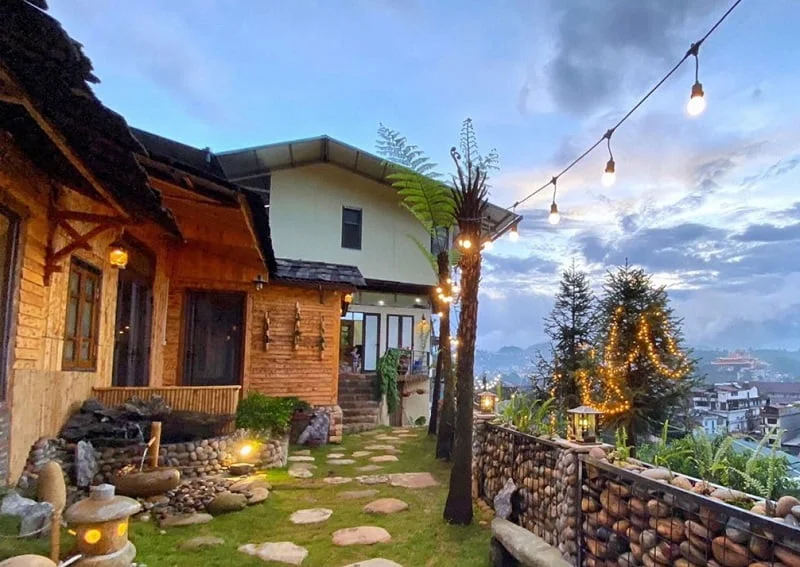 Homestay gỗ giữa núi