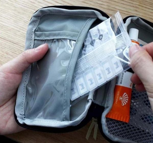 Thuốc và dụng cụ y tế cho chuyến đi biển