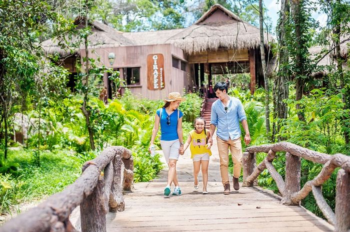Gợi ý cách phối đồ du lịch theo từng điểm đến và thời tiết