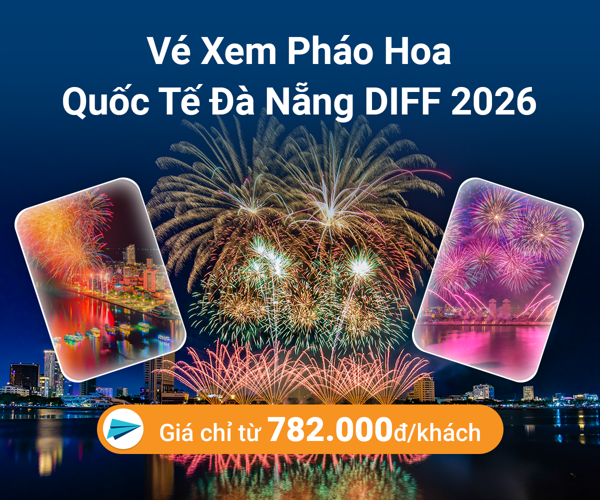 Bánh mì cay giòn với nhân pate và xúc xích