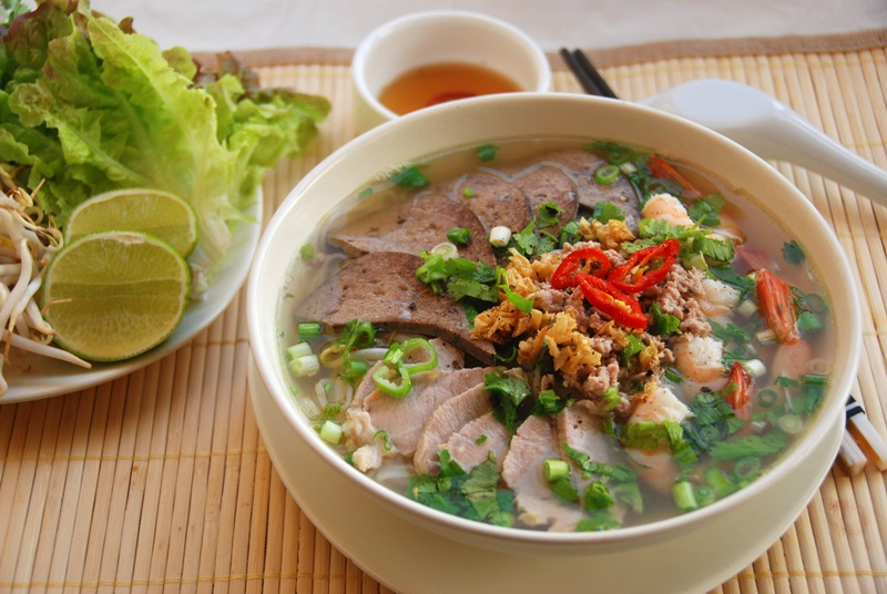Hủ tiếu gõ là một món ăn đường phố đặc trưng của TP.HCM