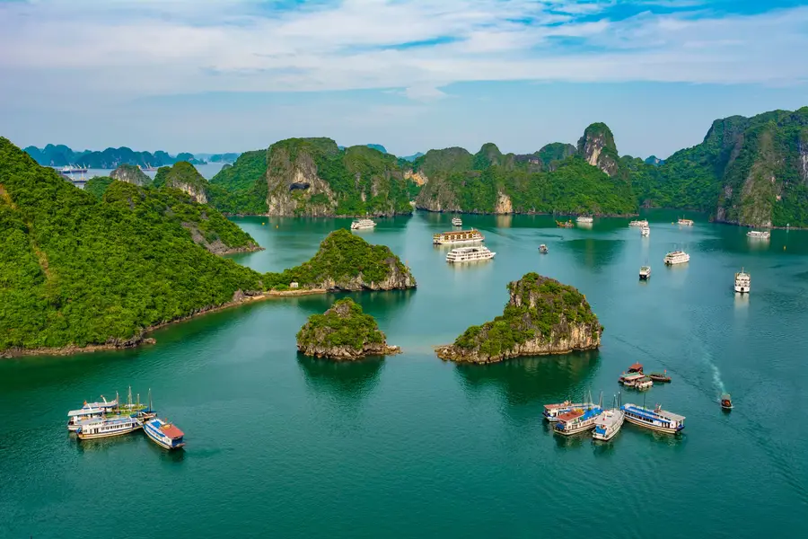 Vịnh Hạ Long nhìn trên cao