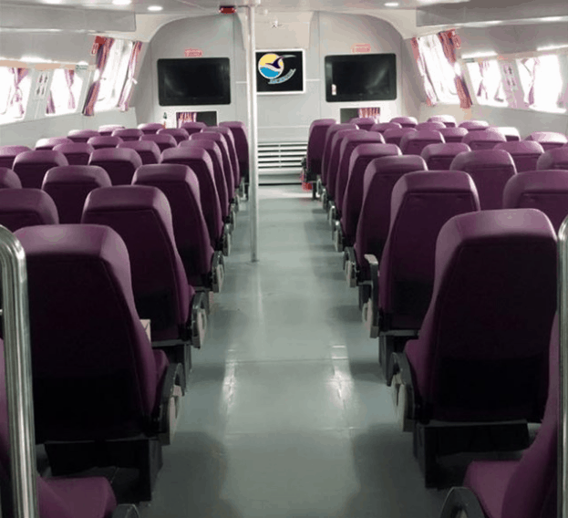 Tàu cao tốc Superdong cập bến tại cảng