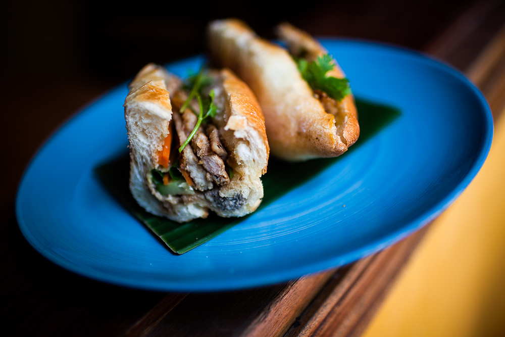 Bánh mì Việt Nam, món ăn đường phố quen thuộc và dễ tìm ở nhiều tỉnh thành