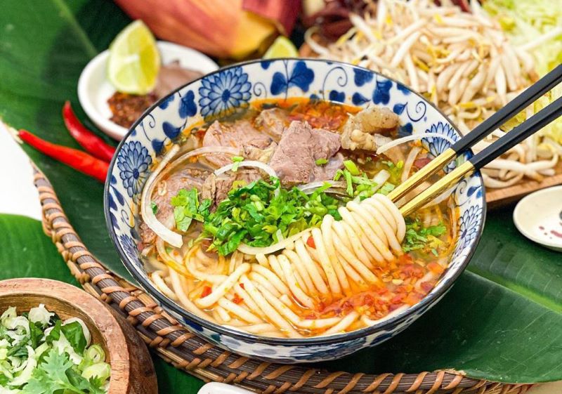 Bún bò Huế cay thơm