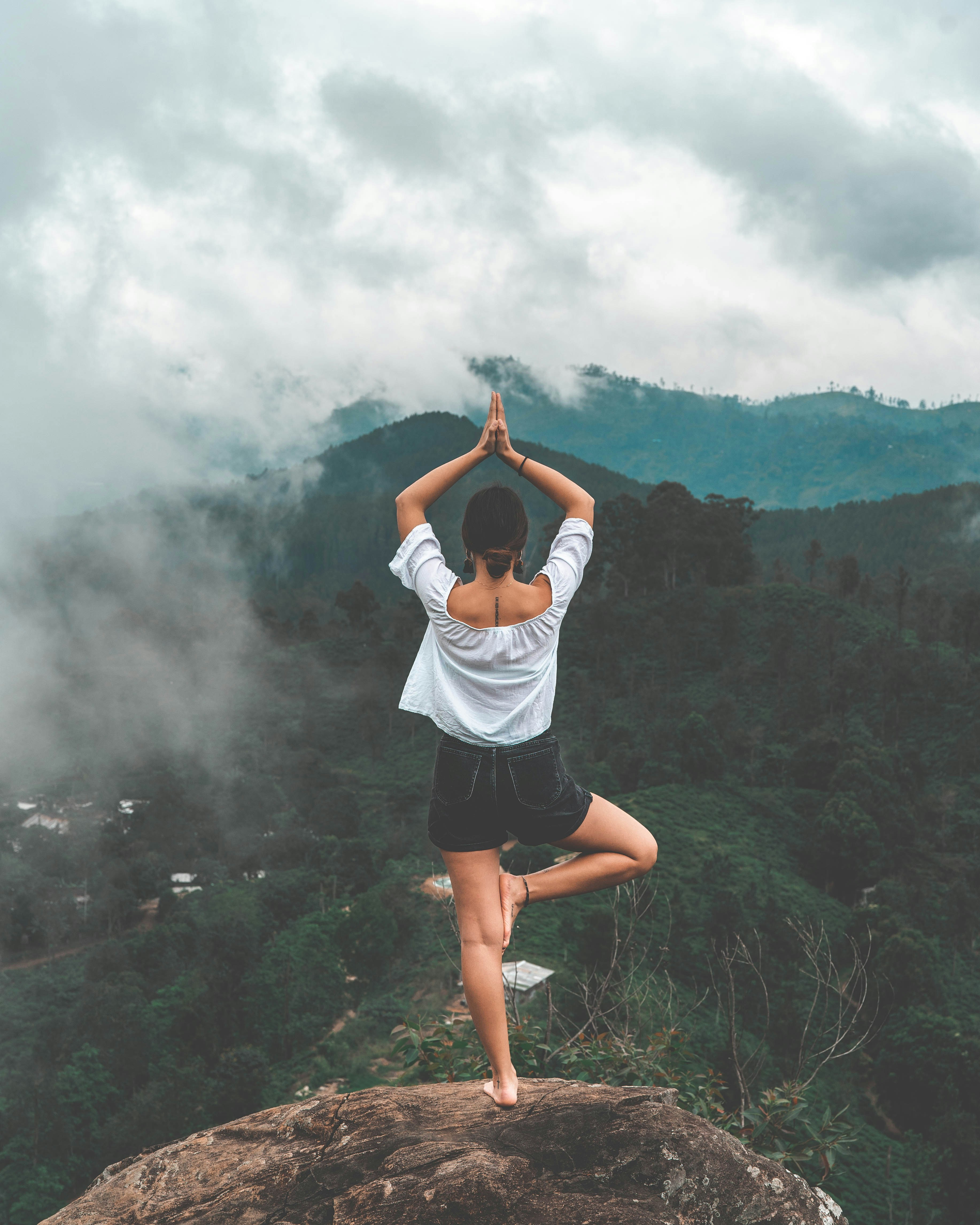 Hang động Ajanta với tranh tường Phật giáo