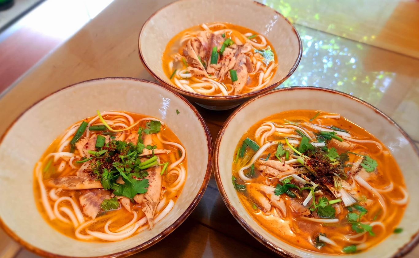 Bánh canh Hội An thơm ngon, bắt mắt