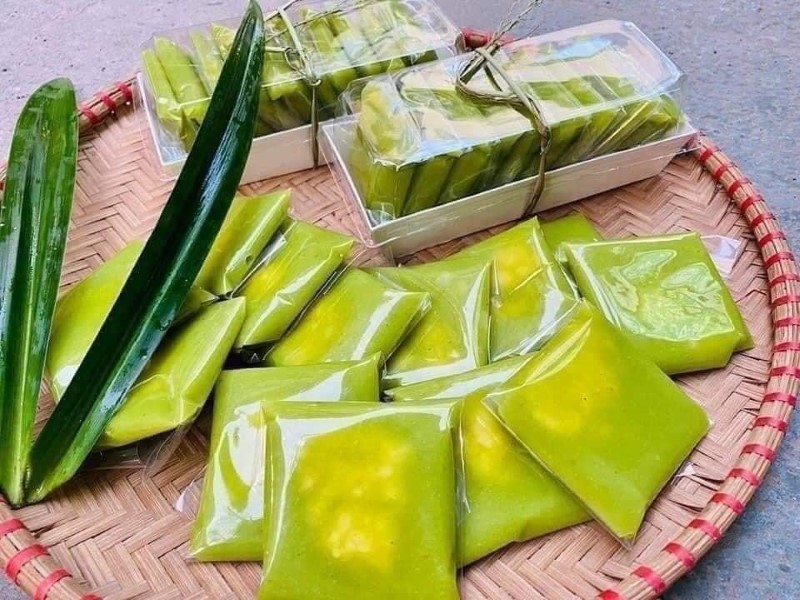 Bánh cốm với hương vị dẻo thơm của cốm xanh