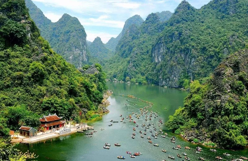 Ninh Bình non nước hữu tình với Tràng An, Tam Cốc và chùa Bái Đính