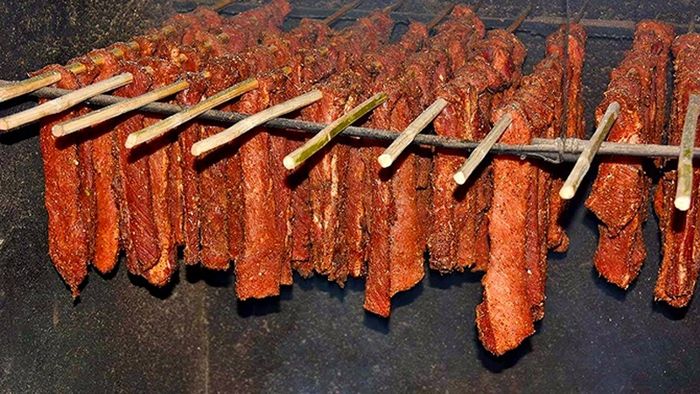 Thịt trâu gác bếp của người Thái