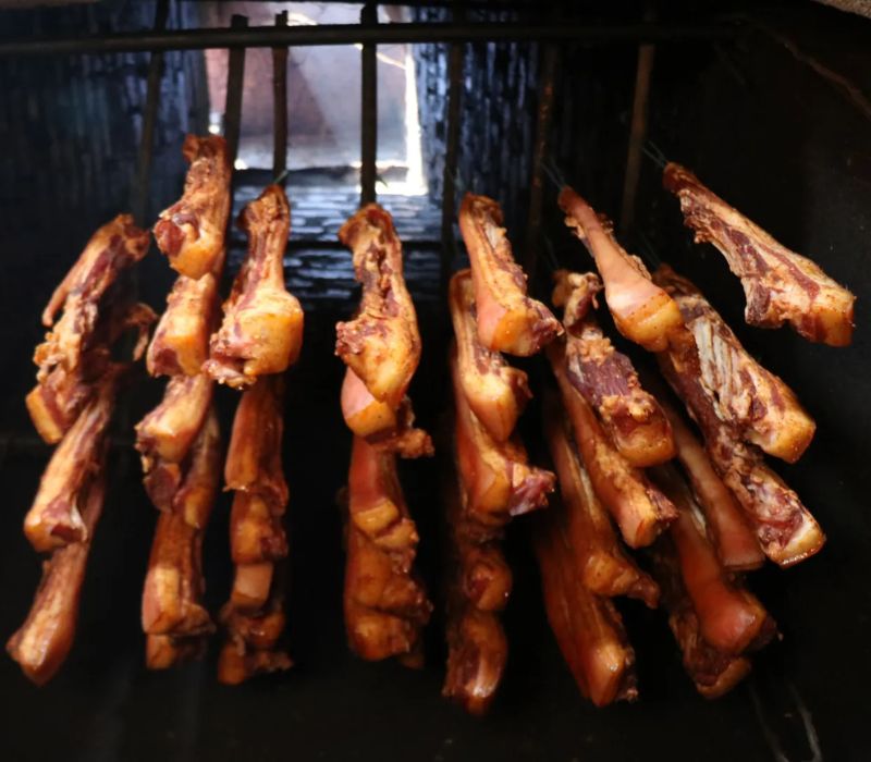 Món thịt treo vùng cao