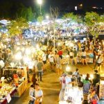 Chợ đêm Sơn Trà đông vui