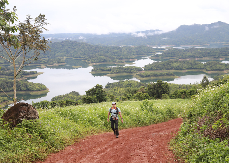 Cung trekking Tà Đùng giữa núi rừng