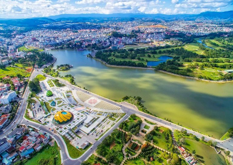 Toàn cảnh bãi biển Nha Trang