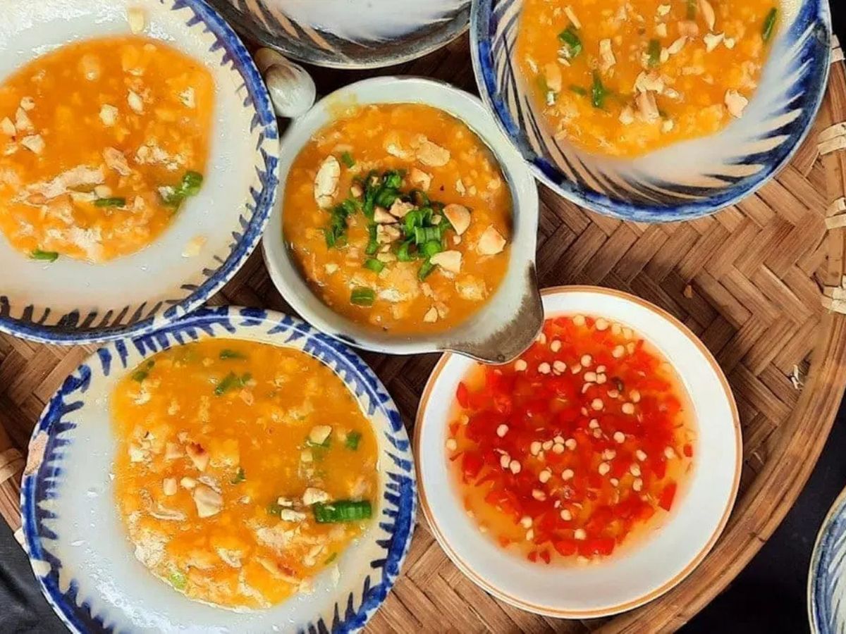 Mâm bánh bèo chén hấp dẫn du khách