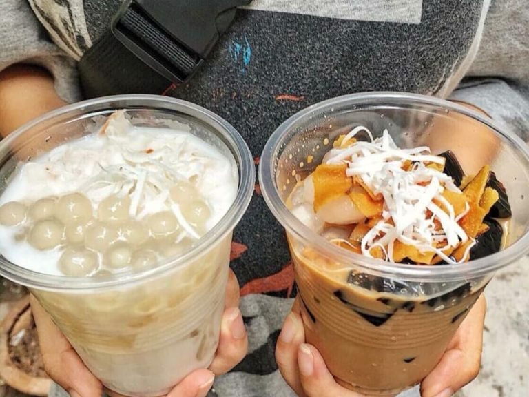 Sợi dừa mềm, thạch giòn hòa quyện trong lớp sữa thơm ngọt dịu.