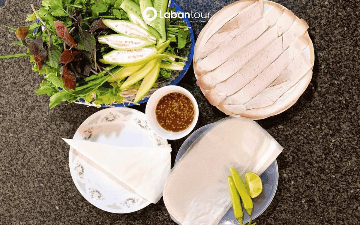 Bánh tráng cuốn thịt heo hai đầu da