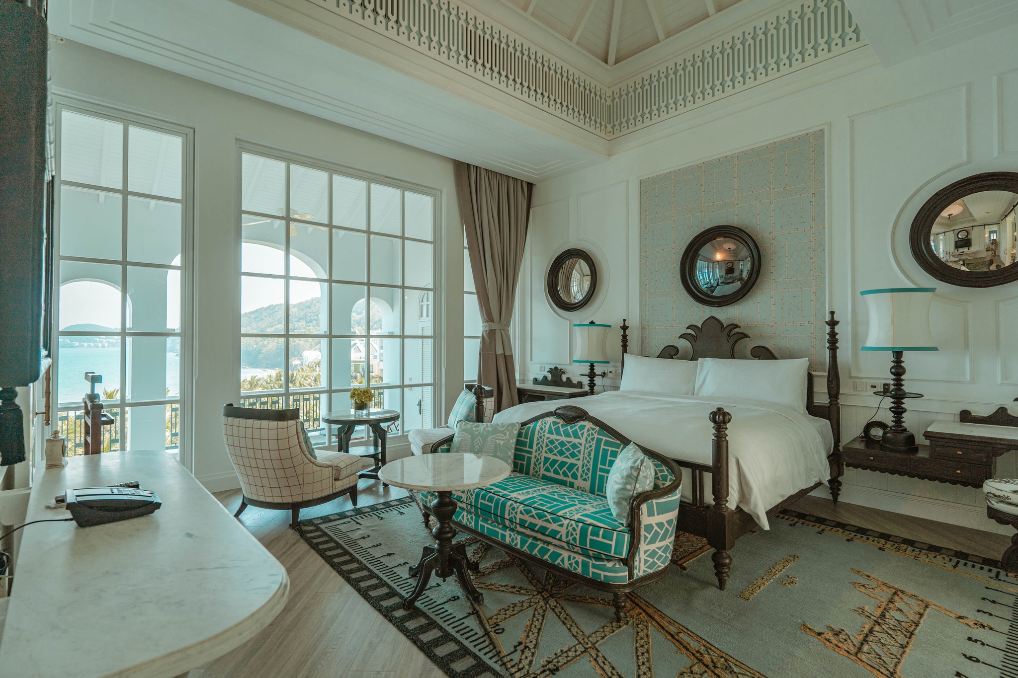 Nội thất phòng Turquoise Suite tại JW Marriott Phú Quốc Emerald Bay