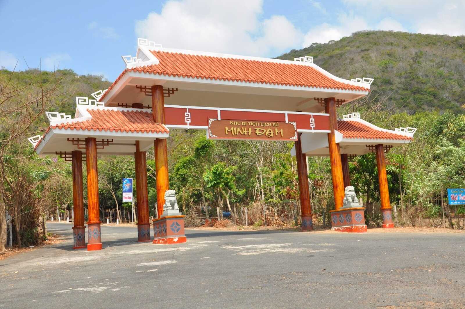 Khám phá núi Minh Đạm - Điểm du lịch văn hóa, lịch sử nổi tiếng Vũng Tàu