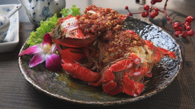 Cua huỳnh đế là đặc sản nức tiếng của biển Phú Quý