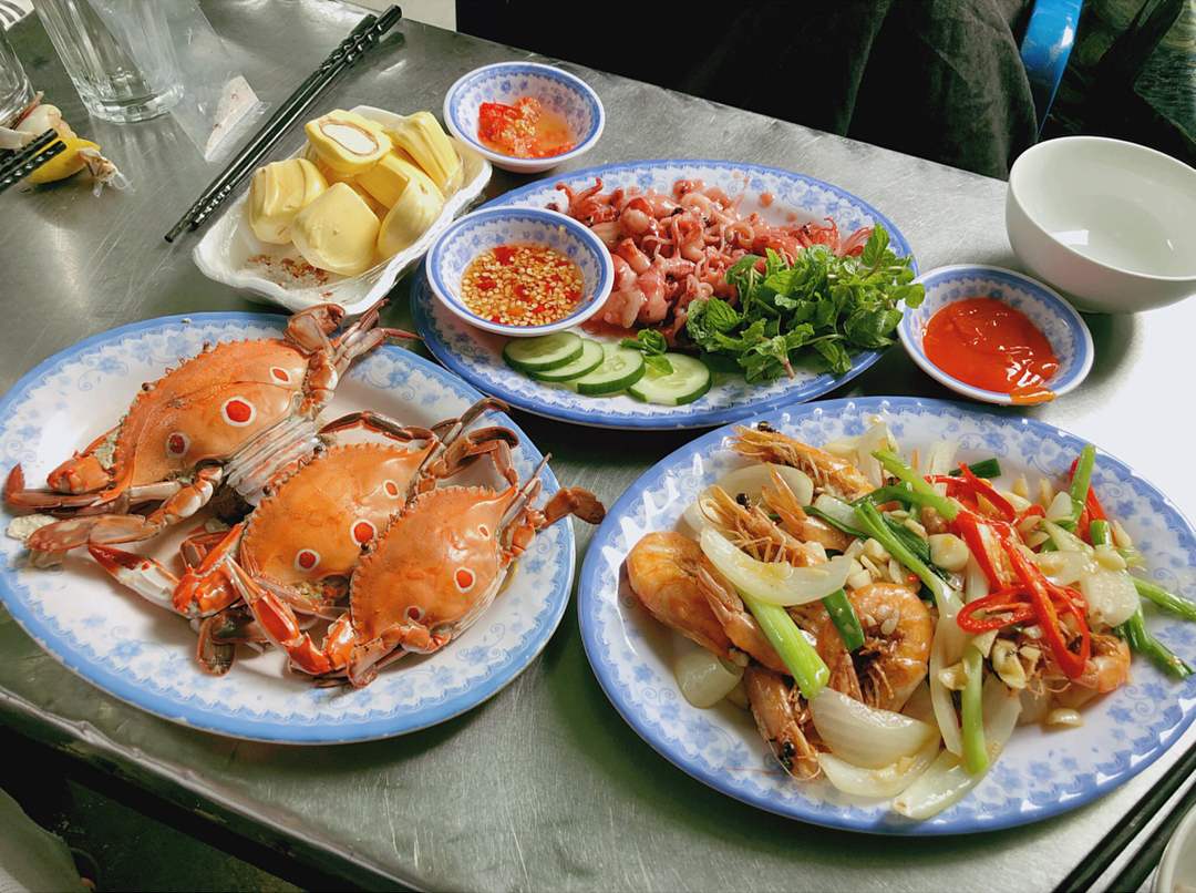 Hải sản Năm Đảnh quán ngon Đà Nẵng