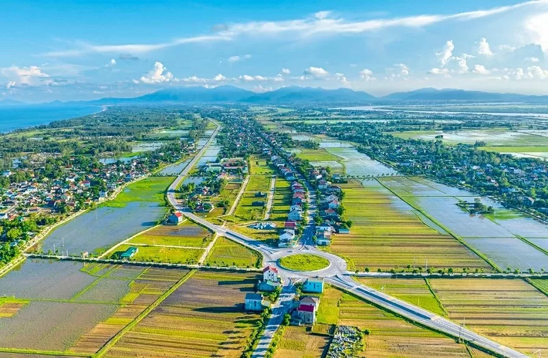 Hà Tĩnh với biển Thiên Cầm và núi Hồng Lĩnh