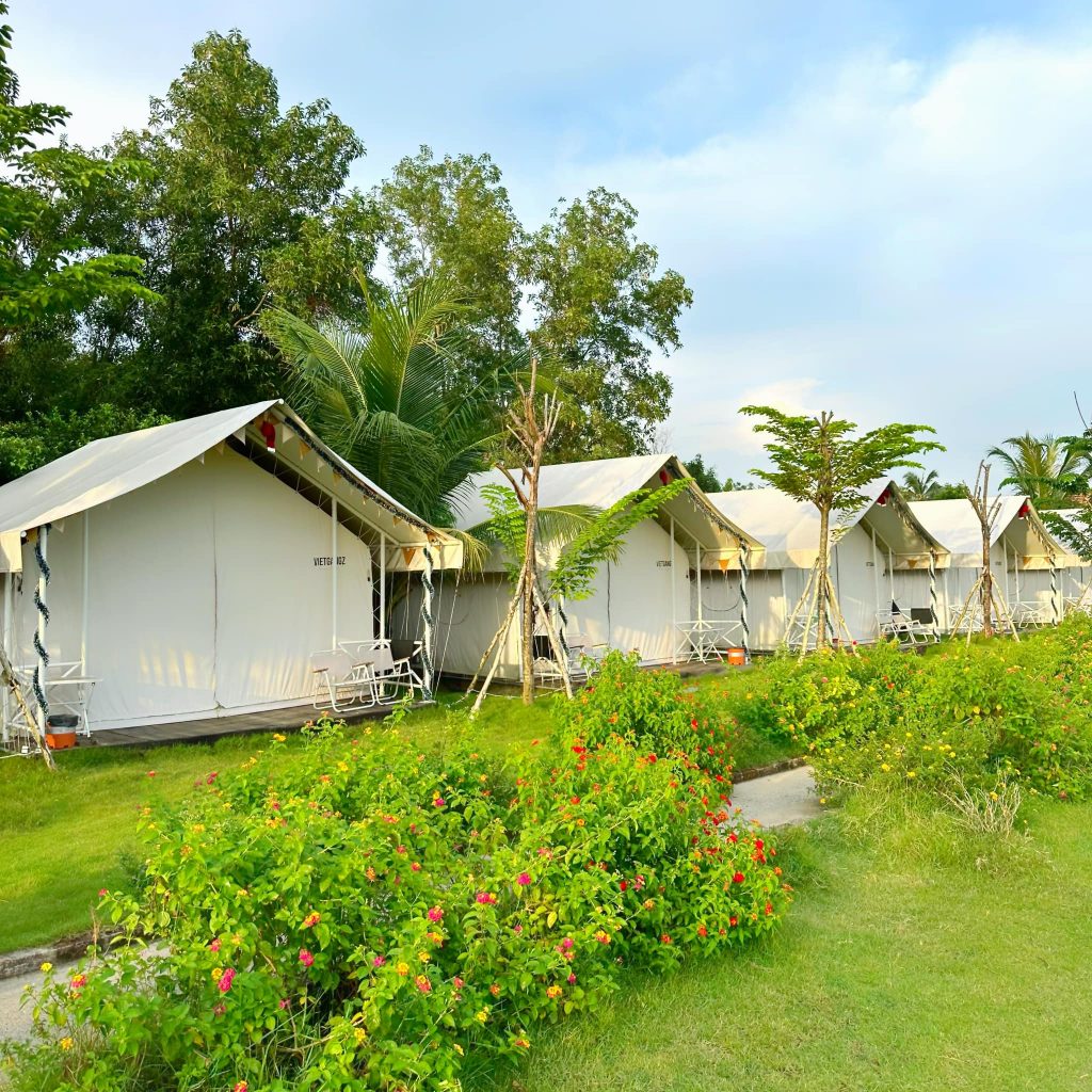 Vietgangz Glamping Club Saigon khuôn viên rộng