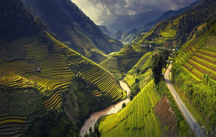 Hà Giang với cao nguyên đá, cung đường núi và cảnh quan biên viễn