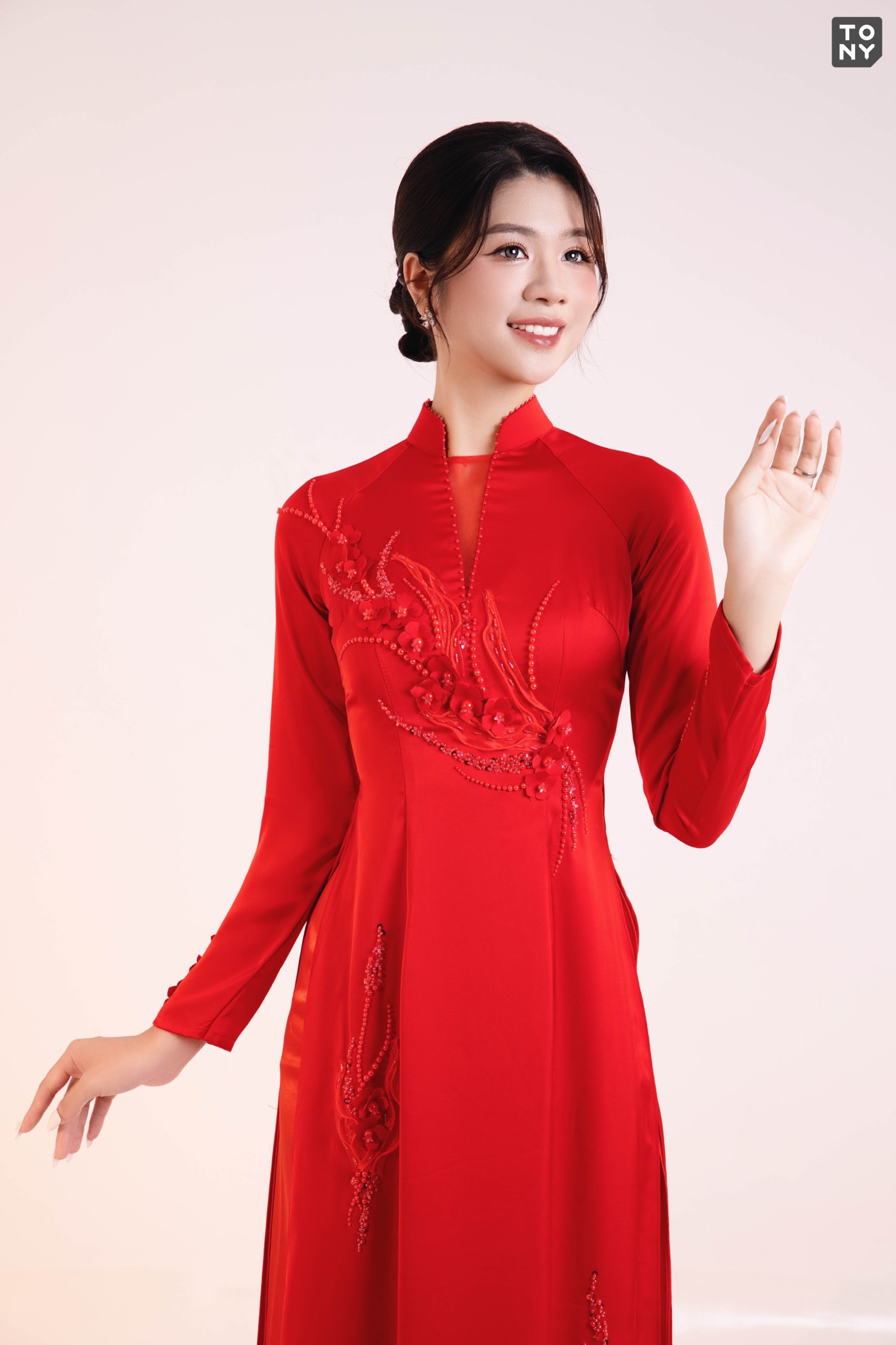 Cô dâu mặc áo dài