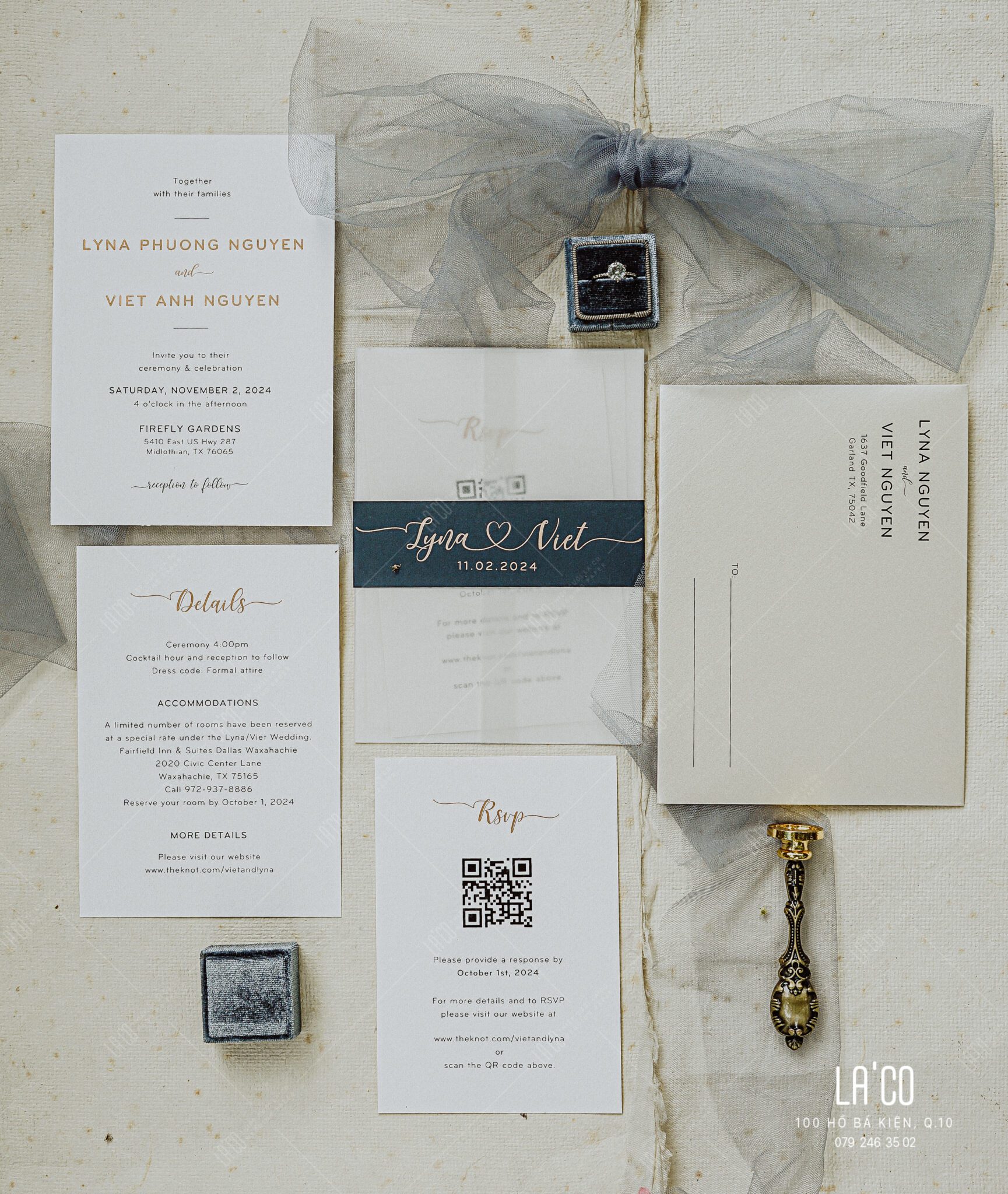 Thiệp cưới navy xám với chi tiết cream sang trọng