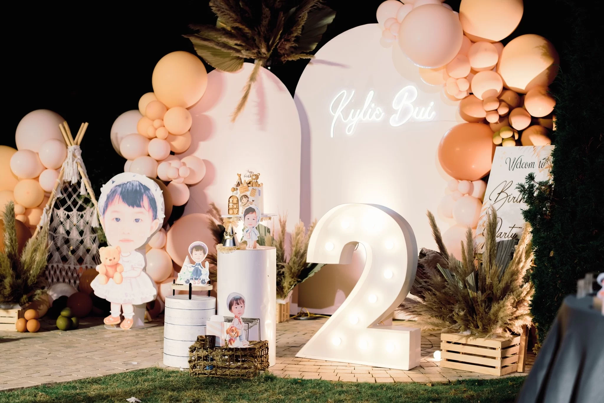 Tiệc sinh nhật trẻ thơ với decor màu sắc và không gian vui nhộn